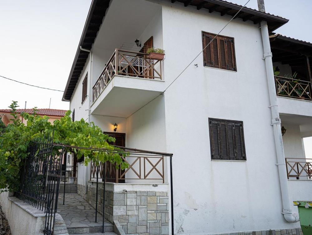 Este Luxury Apartments Kriopigi Bagian luar foto