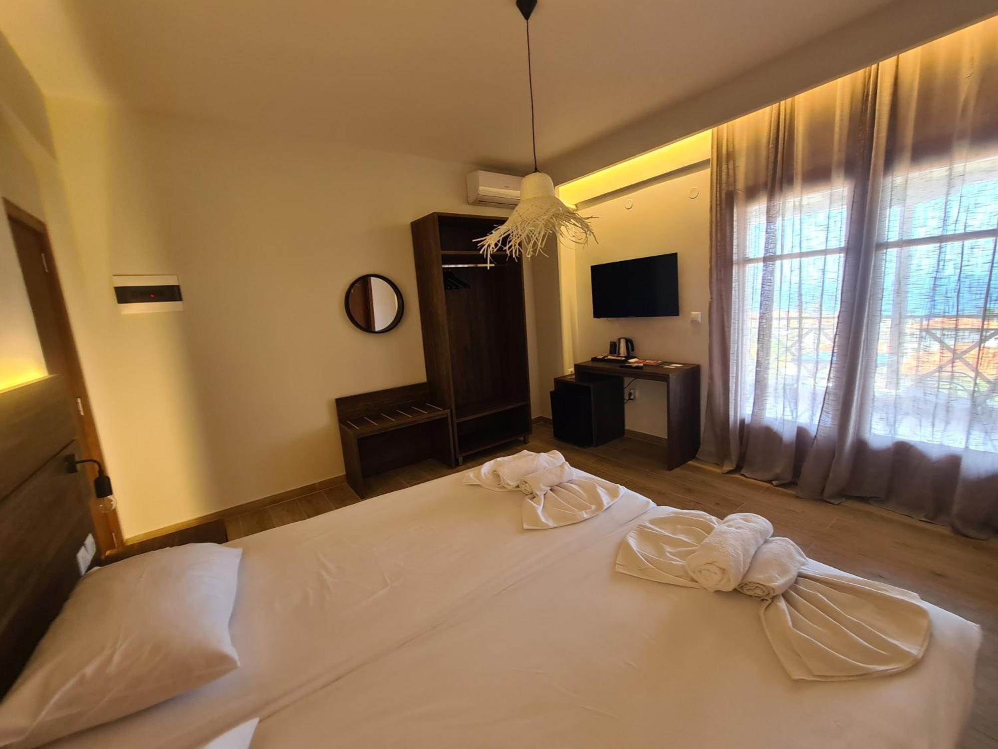 Este Luxury Apartments Kriopigi Bagian luar foto